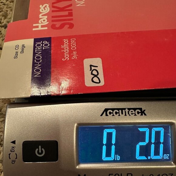 Hanes Silky Sheer Non-Control Top Sandalfoot Pantyhose Size CD Beige Vintage - Picture 8 of 8